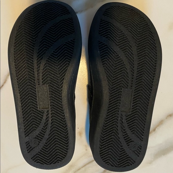 SO Avaa Girls' Mary Jane Uniform Shoes Size: 12 Color: Black - Picture 5 of 6